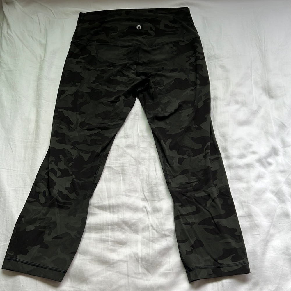 LuluLemon Camo Capri Leggings